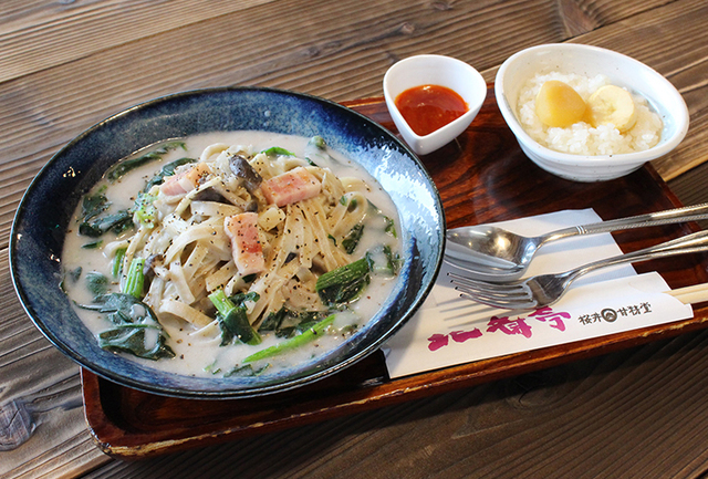 画像：そばクリームパスタ